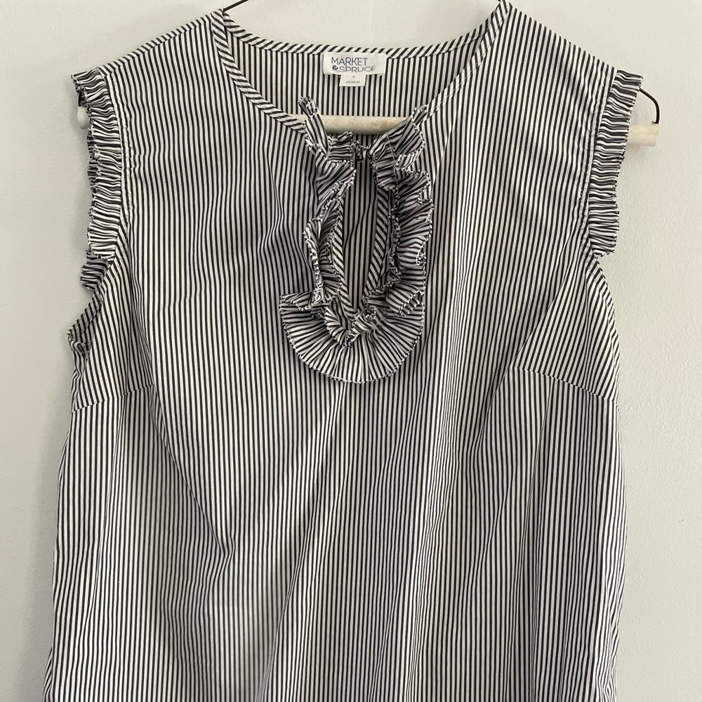 Market & Spruce / Stitch Fix cute sleeveless blouse.  Blue striped.  Size small